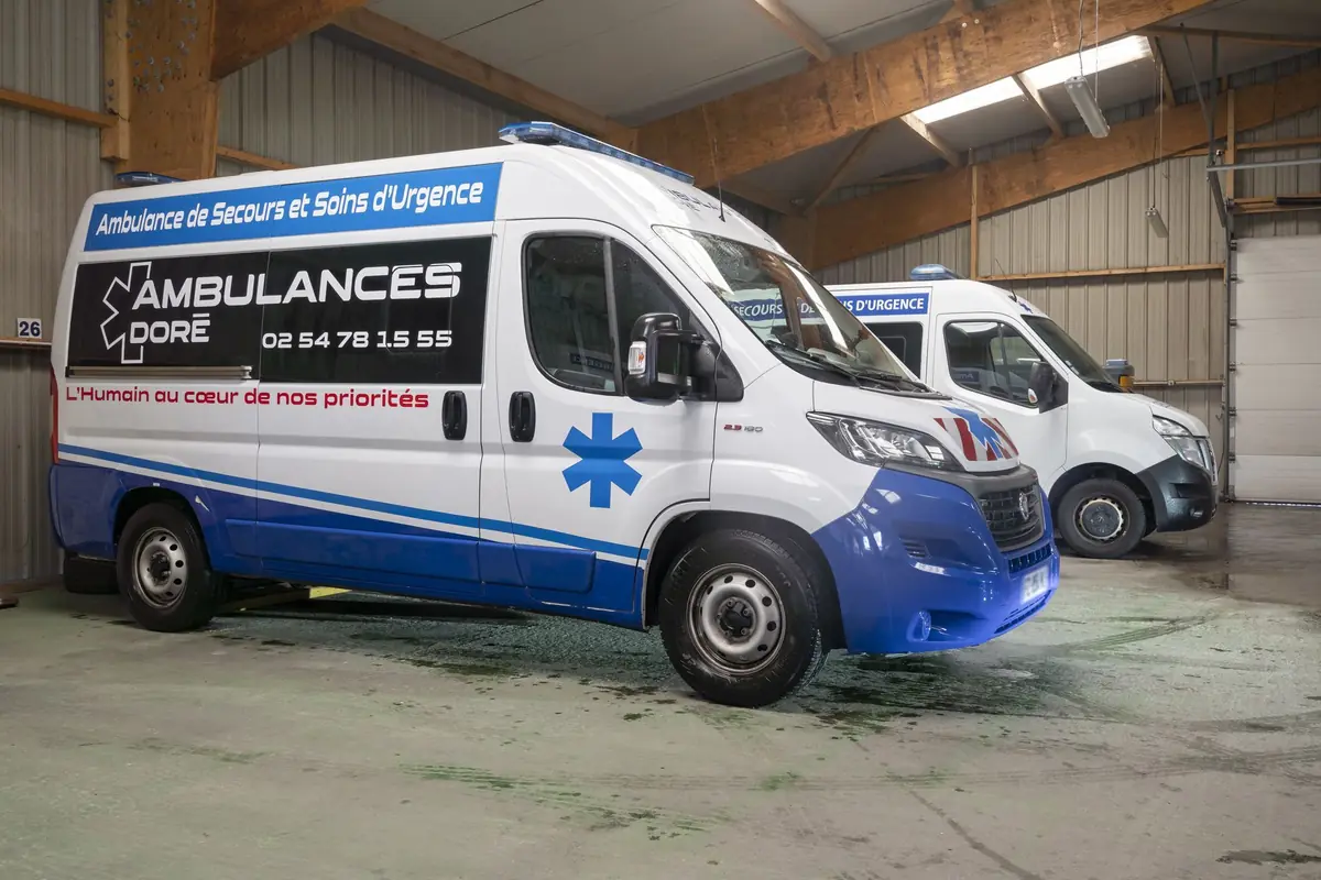 Les ambulances Doré dans leur garage